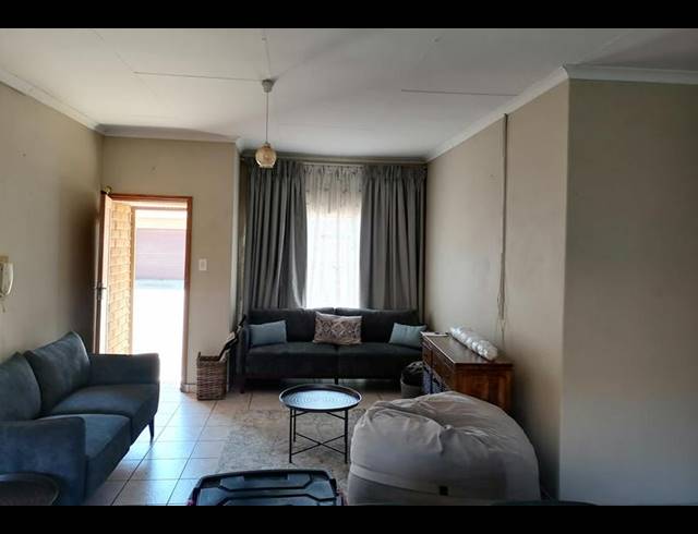 2 BEDROOM TOWNHOUSE FOR SALE IN WOLMARANSSTAD